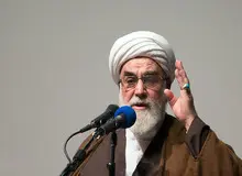 یس دفتر مقام معظم رهبری: عدالت و میانه روی درحوزه علمیه رعایت شود
