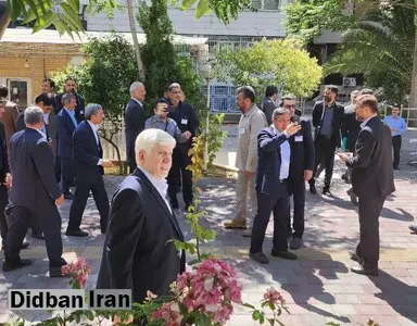 احمدی‌نژاد وارد ستاد انتخابات وزارت کشور شد