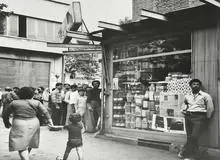 کمبود گوشت در اولین سال انقلاب؛ صف مشتریان گوشت روز به روز طویل تر میشود/ قصاب ها مجازات می شوند