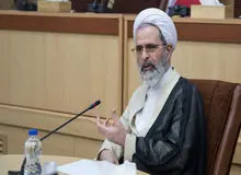  امام جمعه قم: حق امامت تابعی از رأی و انتخاب مردم نیست، همراهی مردم وظیفه ای است که باید انجام دهند