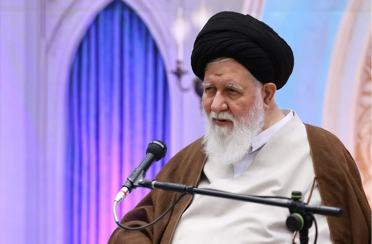 علم‌الهدی: در رسانه‌های خانگی از اتاق خواب پرده‌برداری می شود/ گوشی والدین در دست کودکان قرار می‌گیرد و آنها با صحنه‌های هنجارشکنانه روبه‌رو می‌شوند