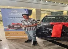 اهدای یک دستگاه خودرو «تیارا» به یکی از اتباع افغانستان در قرعه‌کشی مجتمع زیگورات سنتر سیرجان 