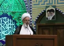 امام جمعه یزد: آمریکا در فلج کردن اقتصاد ایران ناکام مانده است/ عقب‌نشینی آمریکا فرصت تاریخی ما ایجاد کرده است