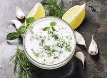 ماست کم چرب یا پرچرب ؛ چکیده یا ساده ،کدام بهتر است؟