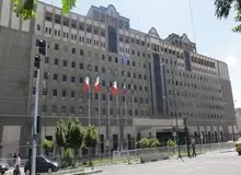 جمعی از معلمان حق‌التدریس و پیش دبستانی مقابل مجلس تجمع کردند
