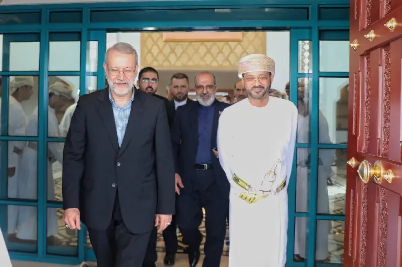 باراک راوید مدعی شد: علی لاریجانی در مسقط یک سند دریافت کرده است