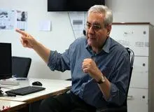 ما از دیوار سفارت بالا رفتیم اما بعدها کسانی از دیوار مملکت بالا رفتند!/ سفارت را که گرفتیم، همه از چپ و راست هورا کشیدند، حتی نهضت آزادی/ هیچ تصوری از سقوط دولت نداشتیم

