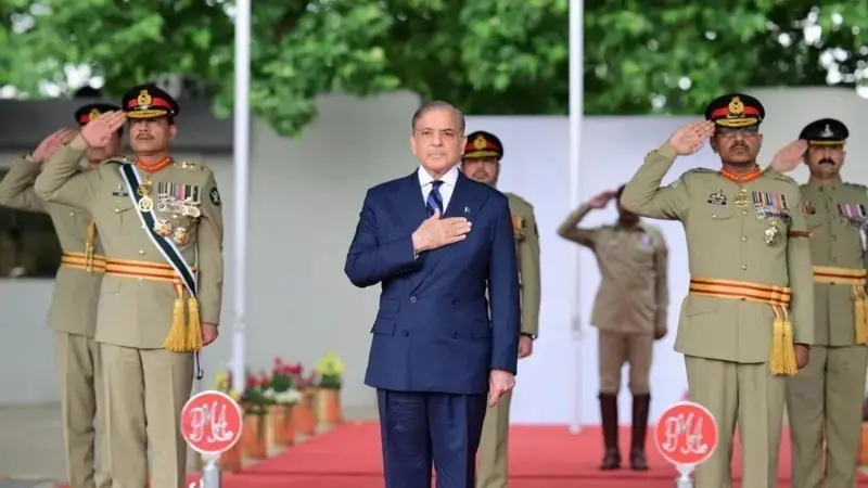 چرا طرح اصلاح قانون اساسی پاکستان جنجالی شده است؟