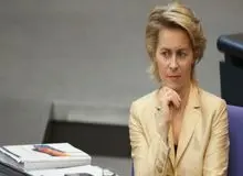 رئیس کمیسیون اروپا: اقدام روسیه در به رسمیت شناختن دو منطقه جدایی طلب در اوکراین نقض آشکار قوانین بین المللی است 