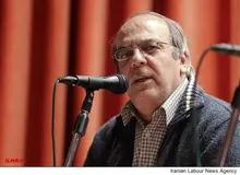 عباس عبدی: یک عده می‌خواهند مردم را تربیت کنند/ انقلاب یک انتخاب آگاهانه است، خود انقلاب محصول فضای بسته است