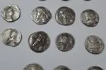 کشف ۱۵ سکه نقره اشکانی در دره‌شهر