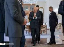 نحوه پیشگیری ظریف از ابتلا به کرونا+ عکس
