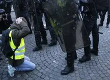 خبرگزاری آنا ادعا کرد: جلیقه زردهای فرانسه از انقلاب اسلامی  ایران الهام گرفته‌اند
