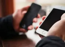 آیا می‌توانیم از گوشی هوشمندمان کرونا بگیریم؟

