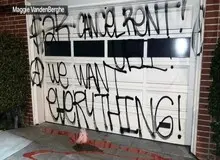 سر خوک سوغات هواداران ترامپ برای رئیس مجلس نمایندگان آمریکا +عکس