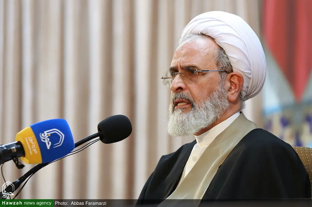 مدیر حوزه‌های علمیه کشور: مدافع تعطیلی درس در روزهای پنج‌شنبه و جمعه هستیم