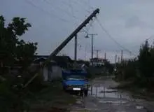 تندبادی با سرعت 115 کیلومتر بر ساعت آستارا را درنوردید