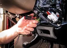 پسر جوانی که به ماشین دختر موردعلاقه‌اش ردیاب نصب کرده بود، او را کُشت!
