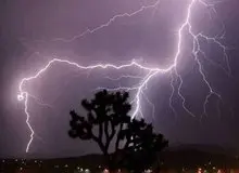 یک نفر بر اثر برخورد صاعقه جان خود را از دست داد