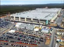 انفجار بمب باقی‌مانده از جنگ جهانی دوم در کارخانه تسلا!