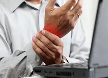 آسیب کار تکراری پشت کامپیوتر
