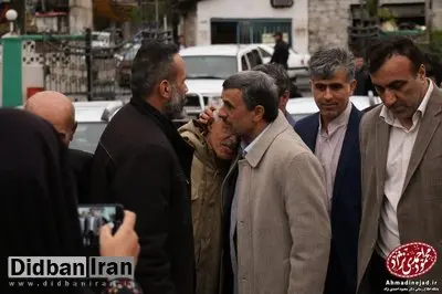 محمود احمدی‌نژاد در مراسم چهلم مادر مشایی+ تصاویر