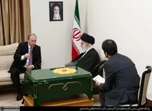 روزنامه نزدیک به دولت رئیسی خطاب به منتقدان داخلی رابطه با روسیه: ندیدید پوتین به رهبرانقلاب قرآن هدیه داد؟