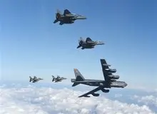 فیلم/ گشت زنی  بی-۵۲ در آسمان خلیج فارس 