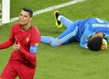 مزایده دستکشی که پنالتی رونالدو را گرفت، به نفع سیل‌زدگان
