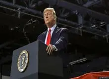 ترامپ عراق  را به تحریم های بیشتر تهدید کرد/  بغداد باید هزینه پایگاه هوایی ما را در عراق بدهد 