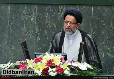 علوی: اعطای ۲۵۰۰ گرین کارت به مقامات صحت ندارد