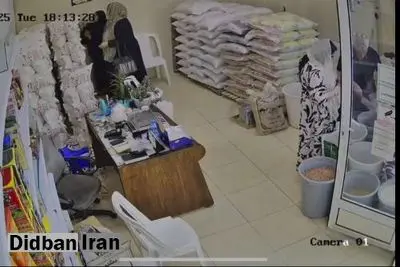 سرقت دو گونی برنج توسط یک زن و دختر جوان در تبریز+فیلم 