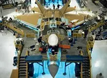 خط تولید جنگنده‌های تک سرنشین اف ۲۲ در آمریکا / عکس