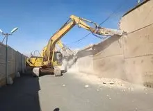 تخریب دیوار زندان رجایی‌شهر/ عکس