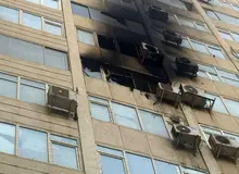 مهار آتش‌سوزی در ساختمان ۱۲ طبقه تجاری خیابان جمهوری