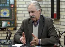 درصورت حمله موشکی آمریکا به سوریه، ایران نباید وارد درگیری نظامی  شود/ روسیه با گروگان گرفتن سوریه، در پی امتیاز گیری از آمریکا و کسب قدرت در منطقه ای است/ آمریکا با روسیه نمی جنگد چون سودی برای این کشور ندارد