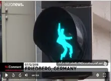 
تصویر الویس پرسلی بر چراغ‌های راهنمایی عابران
