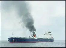 ارتش آمریکا از اصابت موشک حوثی‌ها به یک کشتی در دریای سرخ خبر داد