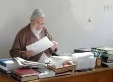 روزنامه جوان:  نباید انتظار داشت ولی فقیه اگر با چیزی موافق نیست پشت بلندگو بگوید/ امام خمینی مخالفت خود با قائم مقامی آیت الله منتظری را علنی نکرد