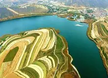 دریاچه ای زیبا در اثر زلزله به وجود آمد 