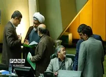 کریمی‌قدوسی لیست دارای تابعیت مضاعف را به خبرنگاران اصولگرا داد
