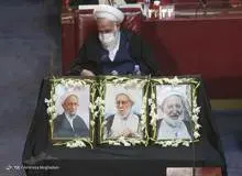 حجت الاسلام علم الهدی با شیلد در جلسه خبرگان حاضر شد/ تصــــاویر