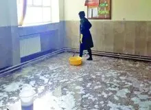 نظافت اجباری مدرسه توسط مادر دانش‌آموز مشهدی 