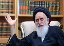 نوه آیت الله بروجردی: مردم به خاطر تندی و تیزی ما روحانیون از ما فرار می کنند