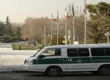 واکنش پلیس به  زنی که از ون «گشت انتظامی» پرت شد/ متهم حالت طبیعی نداشت