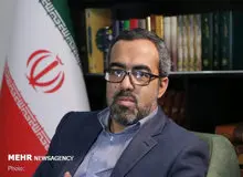 روح الله ایزدخواه: حضور نمایندگان در دولت خسارت محض است/ قحط الرجال که نیست!