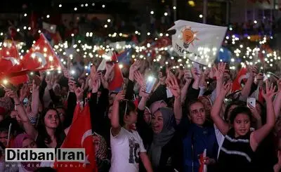 جشن پیروزی اردوغان در مقابل منزلش + فیلم