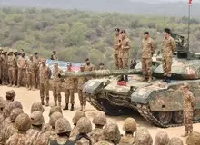 پاکستان: هر لحظه ممکن است با هند وارد جنگ هسته‌ای شویم