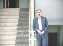 چپ و راست ناکارآمدی شان را بپذیرند تا راه برای ورود نیروی سوم باز شود 