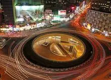 
تکمیل ایوان انتظار میدان ولیعصر با افتتاح سه ورودی تا سه ماه آینده